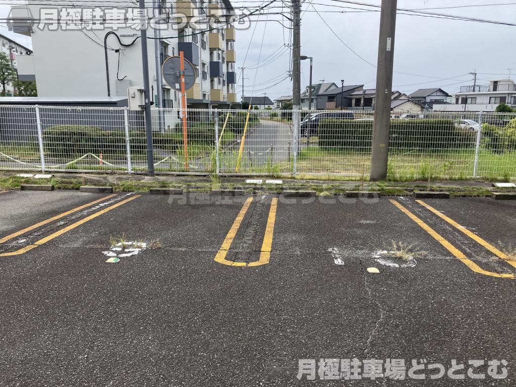 福岡市城南区金山団地の月極駐車場4
