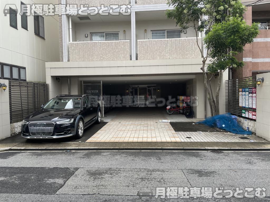 名古屋市東区筒井3丁目113の月極駐車場1