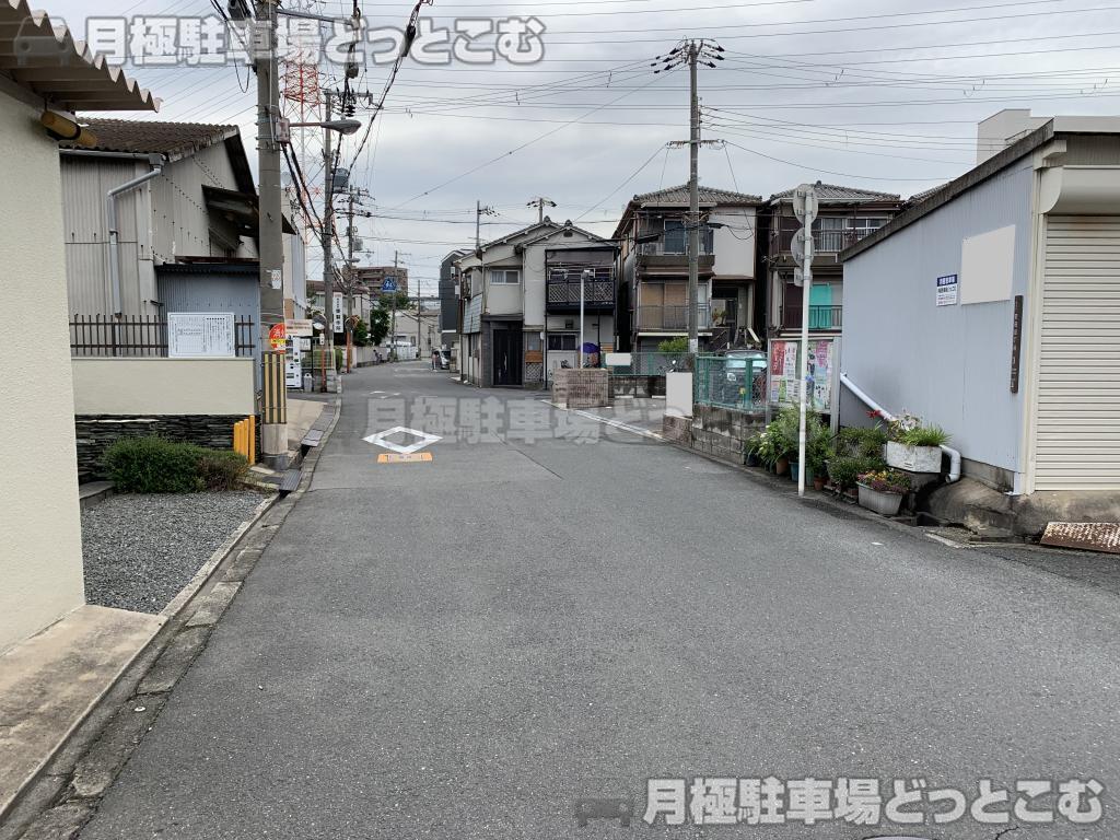 大阪市鶴見区安田4丁目3-25の月極駐車場5