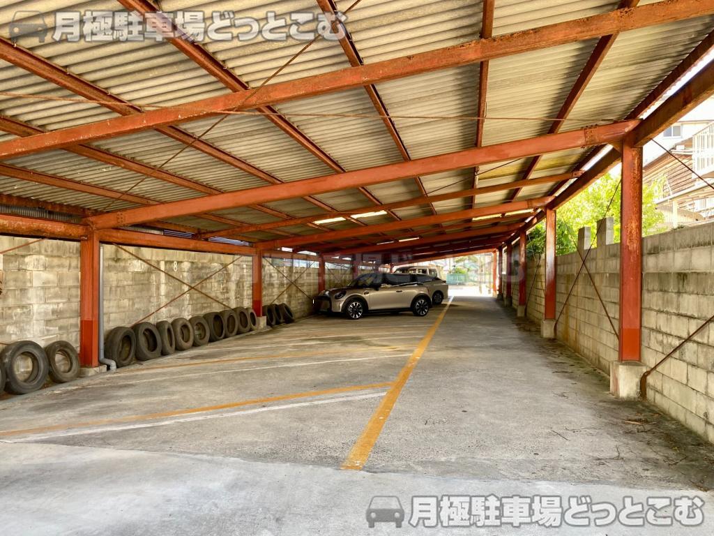佐伯市春日町3-7の月極駐車場1