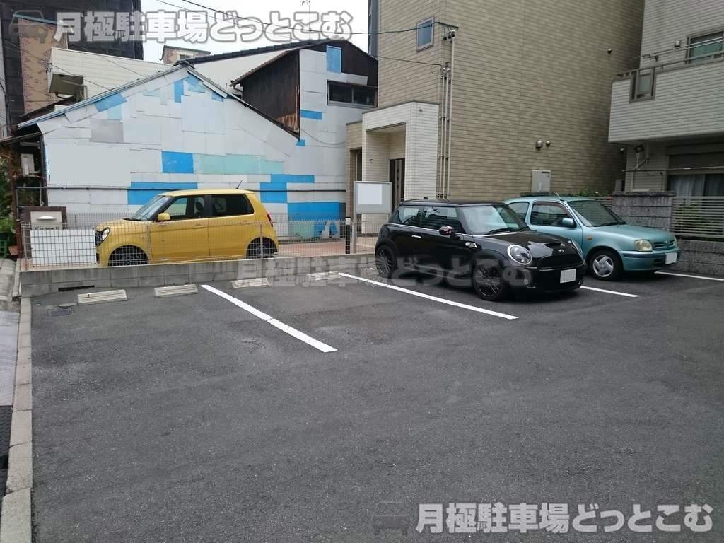 名古屋市中区新栄2丁目3805-2,3806の月極駐車場3