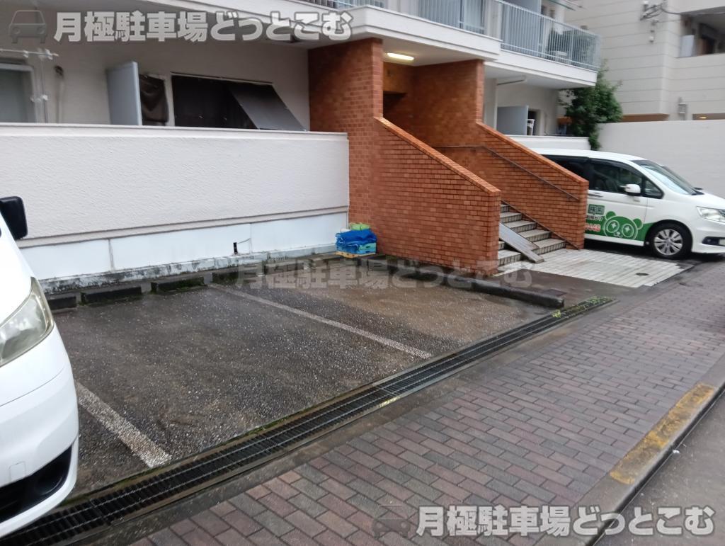 文京区小石川5丁目13-14の月極駐車場5