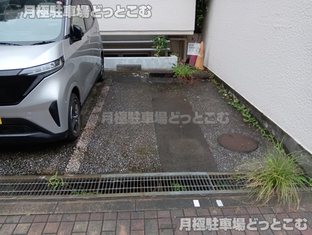 文京区小石川5丁目13-14の月極駐車場6