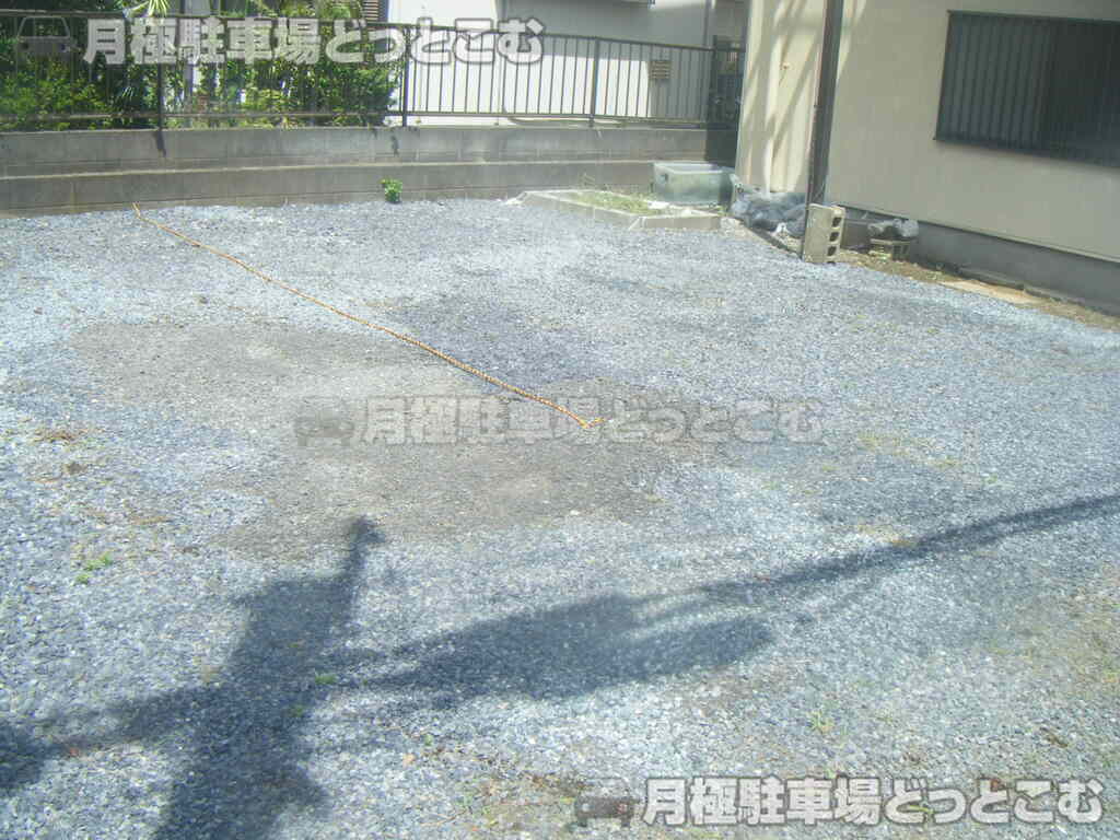 八街市富山1314-2240の月極駐車場2