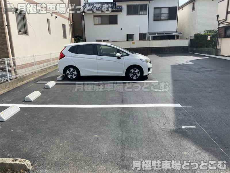 名古屋市千種区下方町4丁目28-2の月極駐車場5