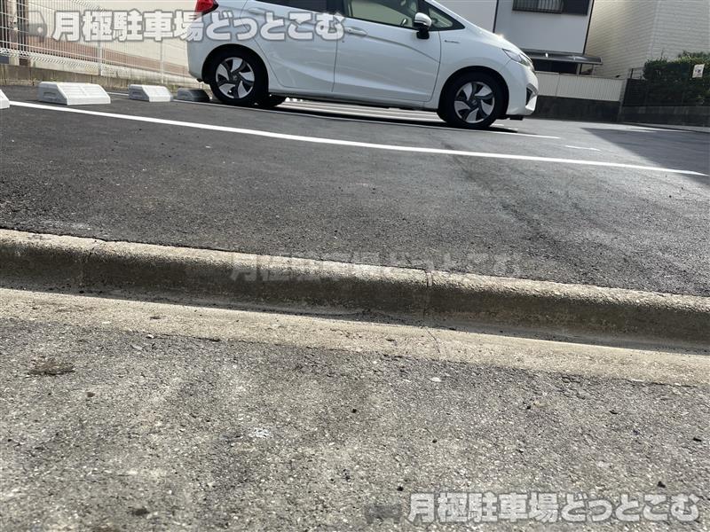 名古屋市千種区下方町4丁目28-2の月極駐車場7