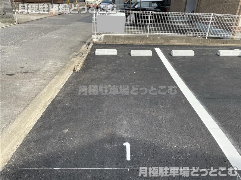 名古屋市千種区下方町4丁目28-2の月極駐車場2
