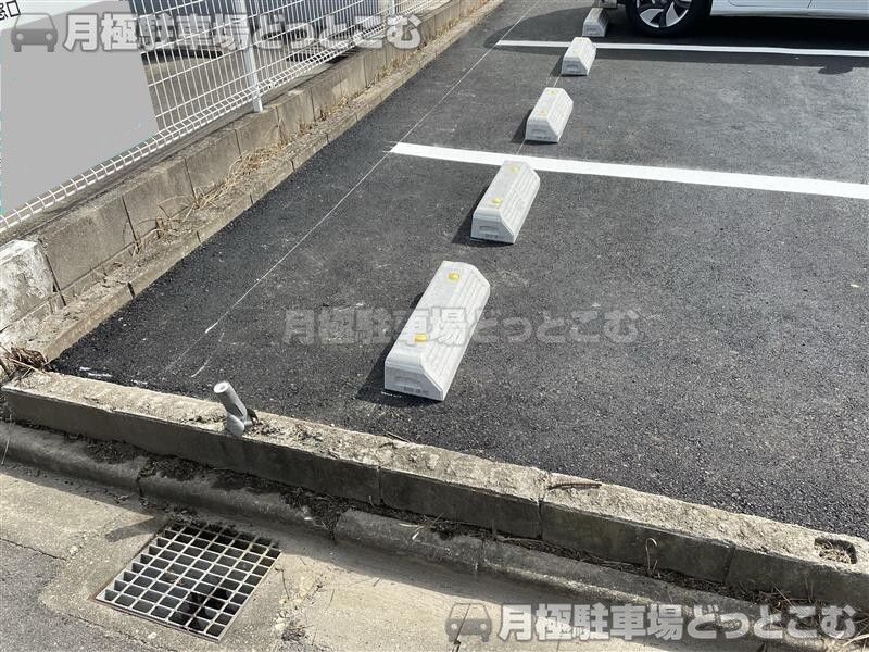 名古屋市千種区下方町4丁目28-2の月極駐車場6