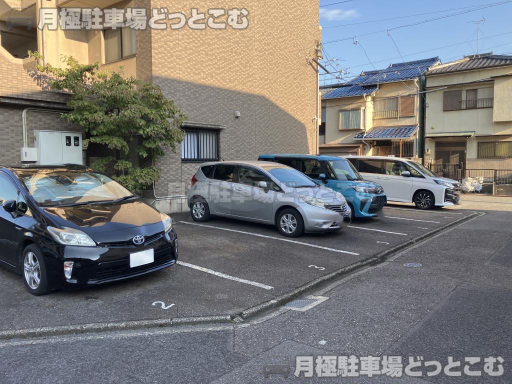 名古屋市北区八龍町1丁目20の月極駐車場1