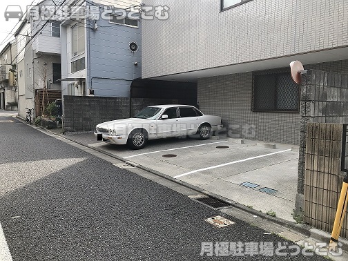 文京区本駒込1-15-9の月極駐車場1
