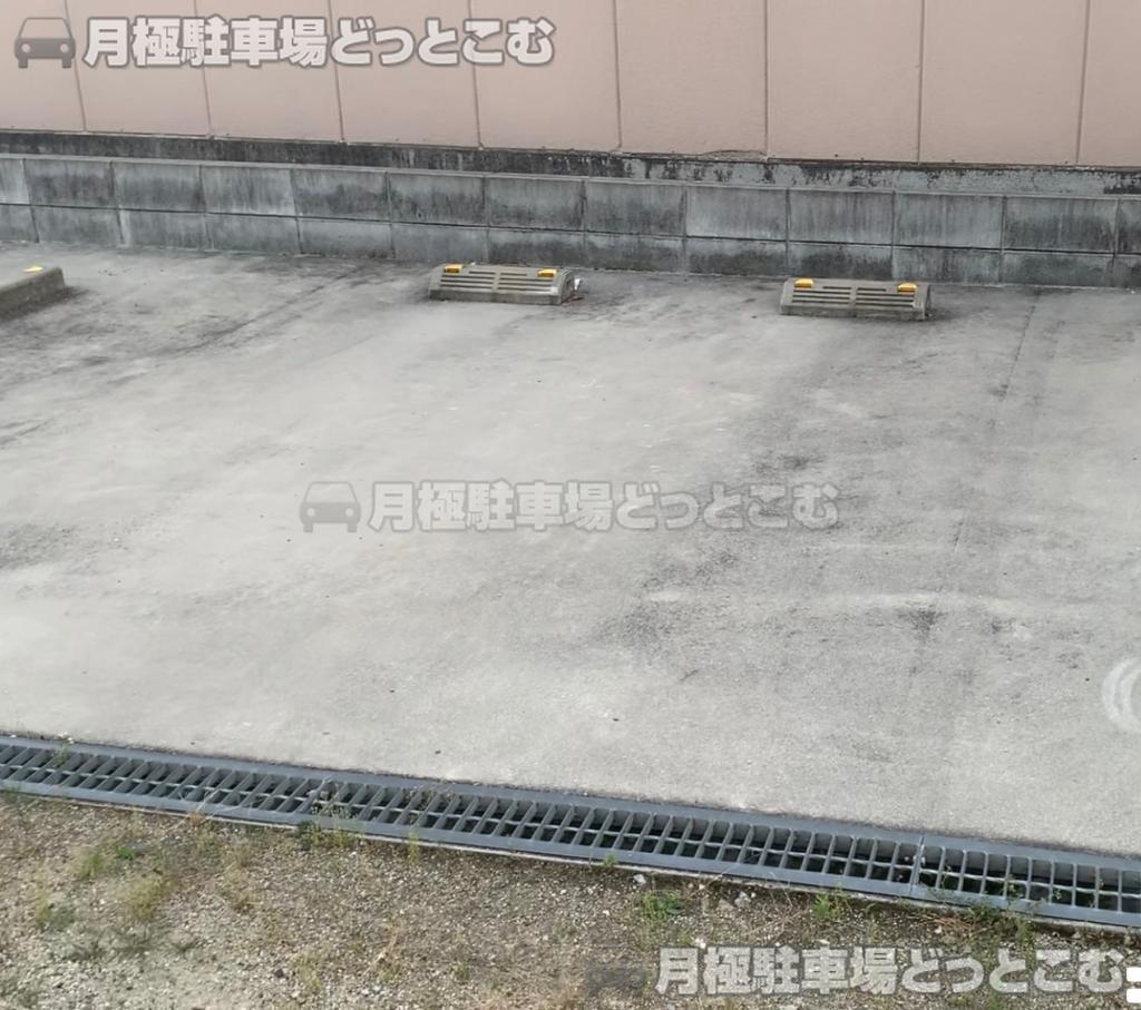 堺市北区奥本町2丁40−5の月極駐車場1