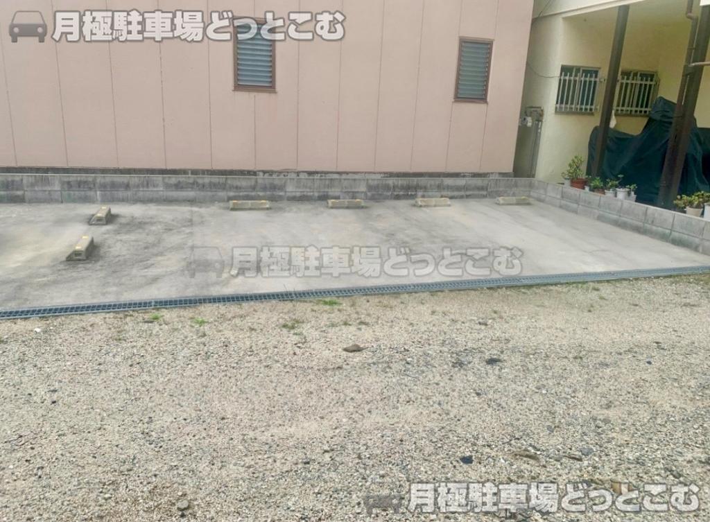 堺市北区奥本町2丁40−5の月極駐車場4