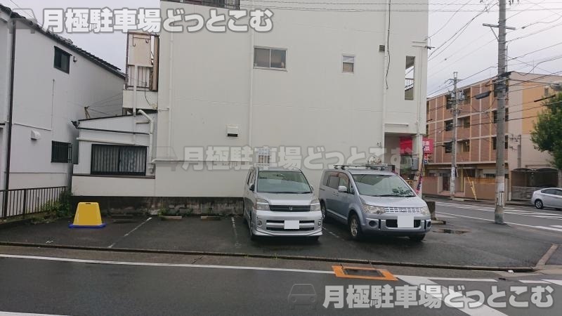 名古屋市東区筒井3丁目1705-2の月極駐車場1