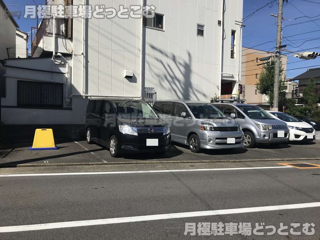 名古屋市東区筒井3丁目1705-2の月極駐車場2