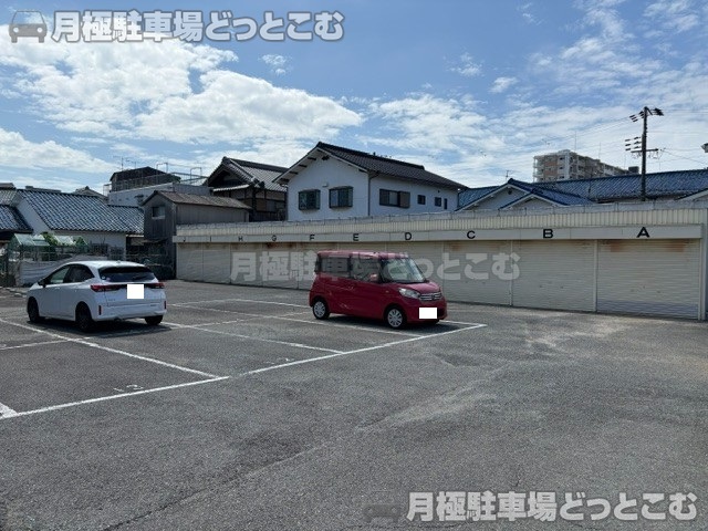 堺市西区下田町8−30の月極駐車場1