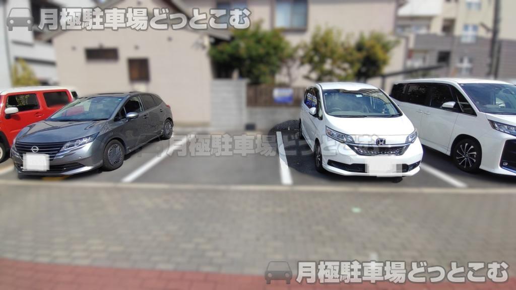 大阪市東住吉区北田辺4丁目11－26の月極駐車場1