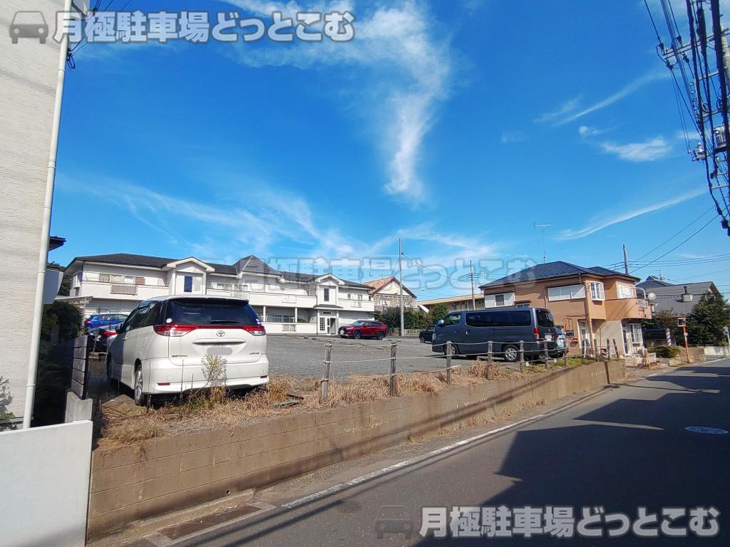 所沢市小手指町2丁目1419-36.44の月極駐車場1