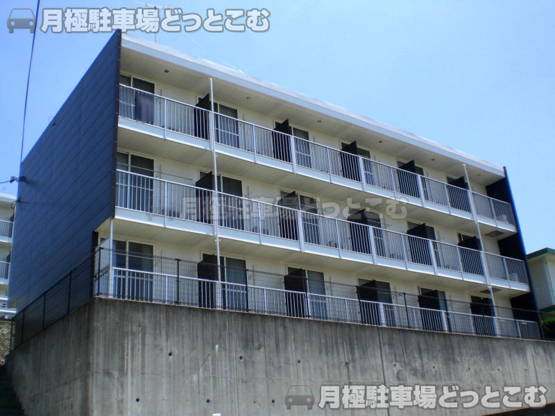 豊橋市大岩町北山392－1－2の月極駐車場1