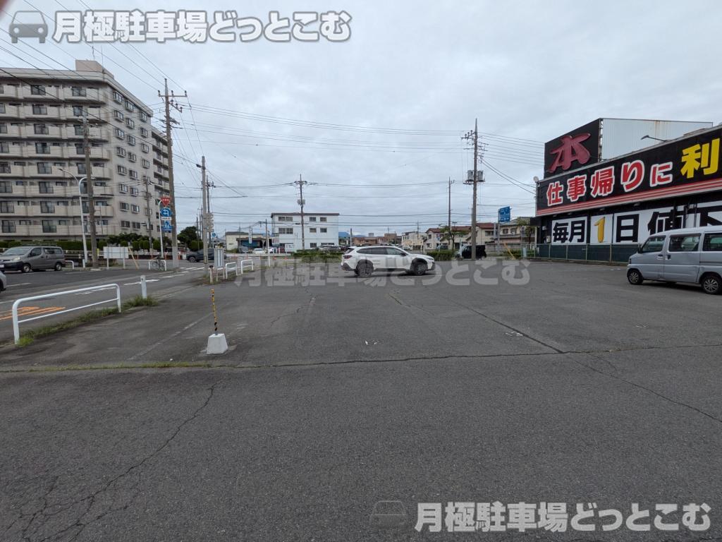 前橋市石倉町5-18-5の月極駐車場1