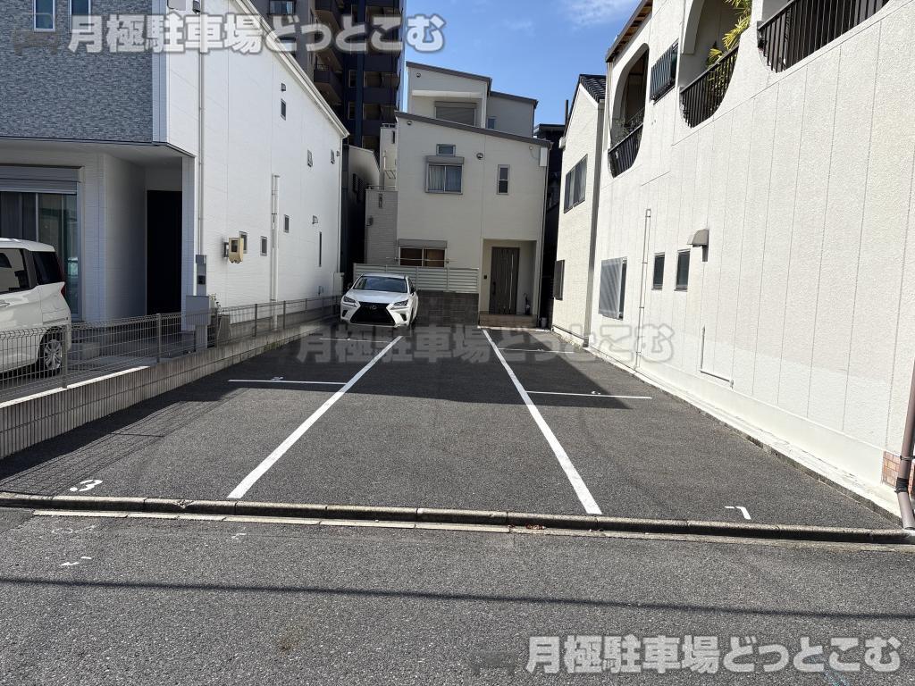 名古屋市北区生駒町7丁目143の月極駐車場1