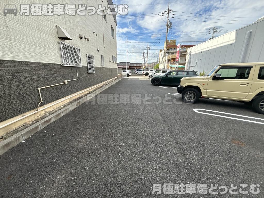 名古屋市中川区中野本町1丁目40番の月極駐車場10