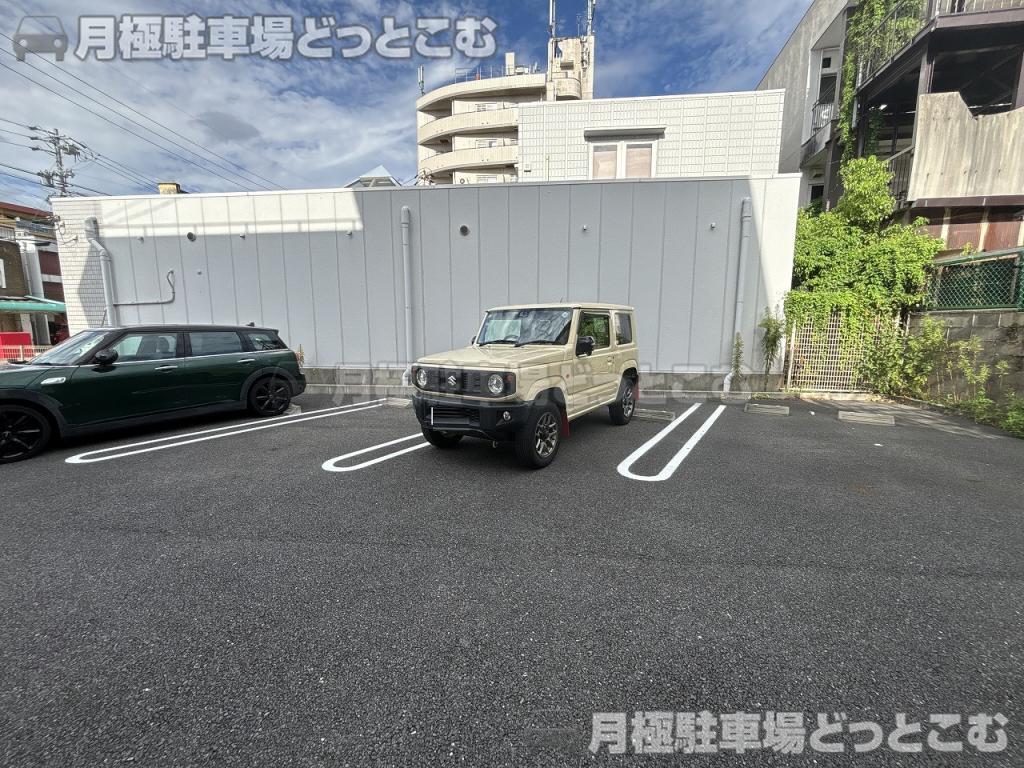 名古屋市中川区中野本町1丁目40番の月極駐車場3