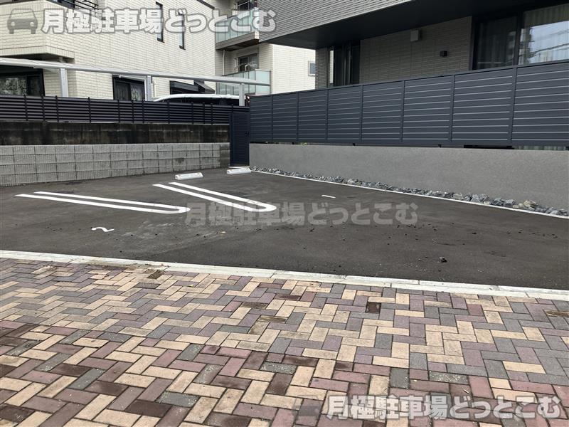 名古屋市中村区中村町93の月極駐車場1
