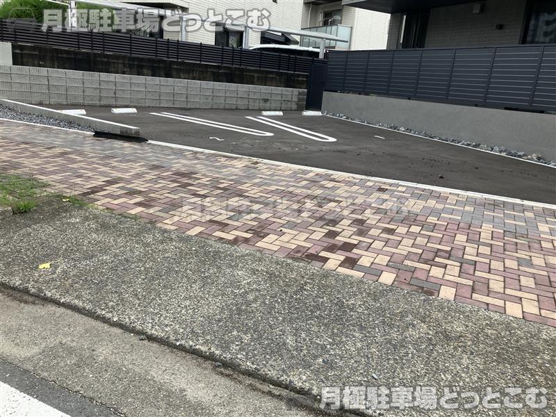 名古屋市中村区中村町93の月極駐車場4