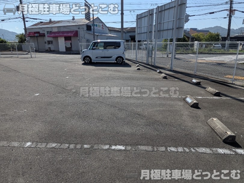 交野市星田北4丁目38−7の月極駐車場3