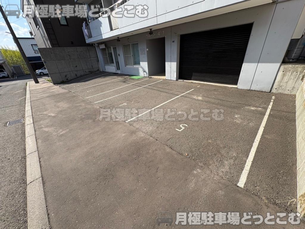 札幌市豊平区平岸四条17丁目9−14の月極駐車場2