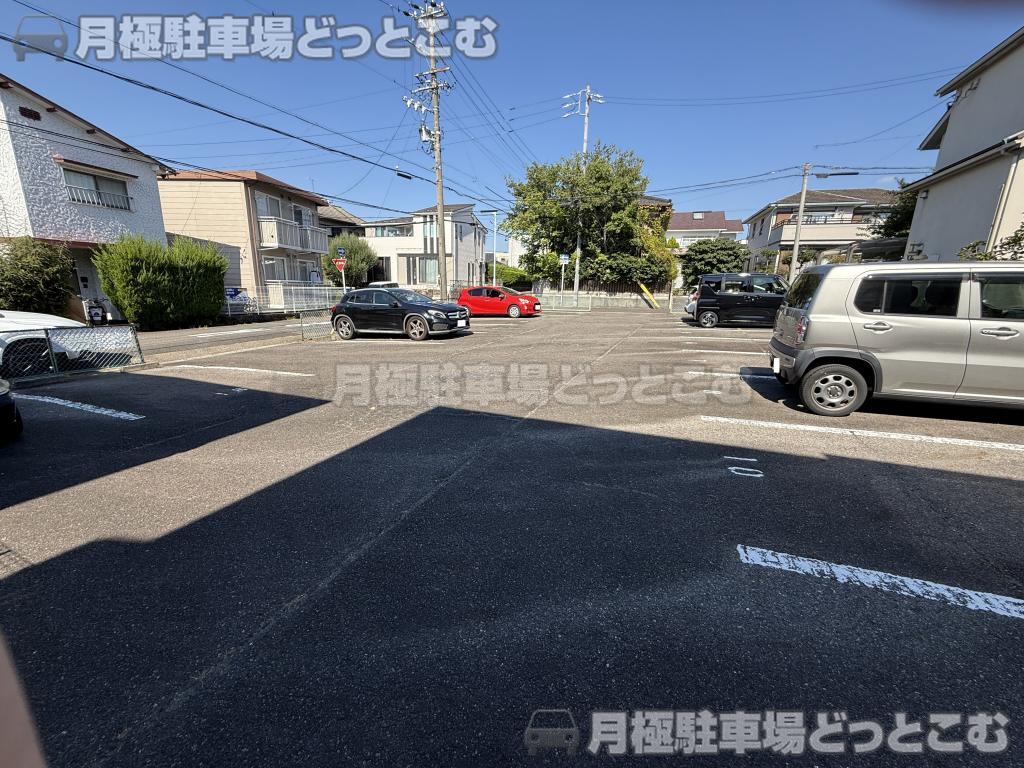 名古屋市昭和区前山町3丁目1の月極駐車場1