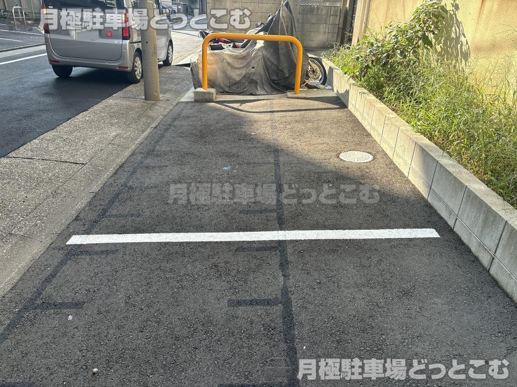 名古屋市東区泉2丁目1913番1の月極駐車場4