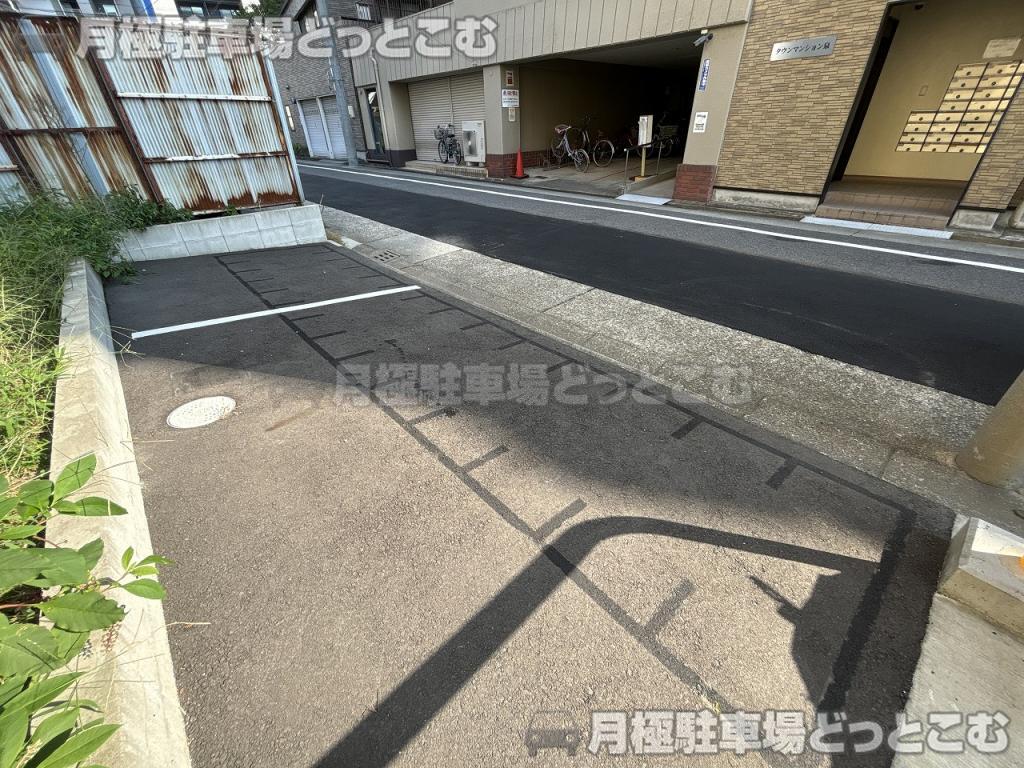 名古屋市東区泉2丁目1913番1の月極駐車場6