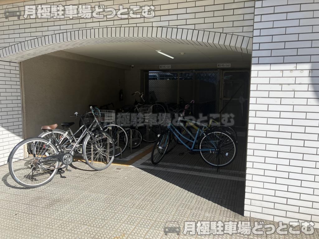 名古屋市中区大須1丁目32-32の月極駐車場3