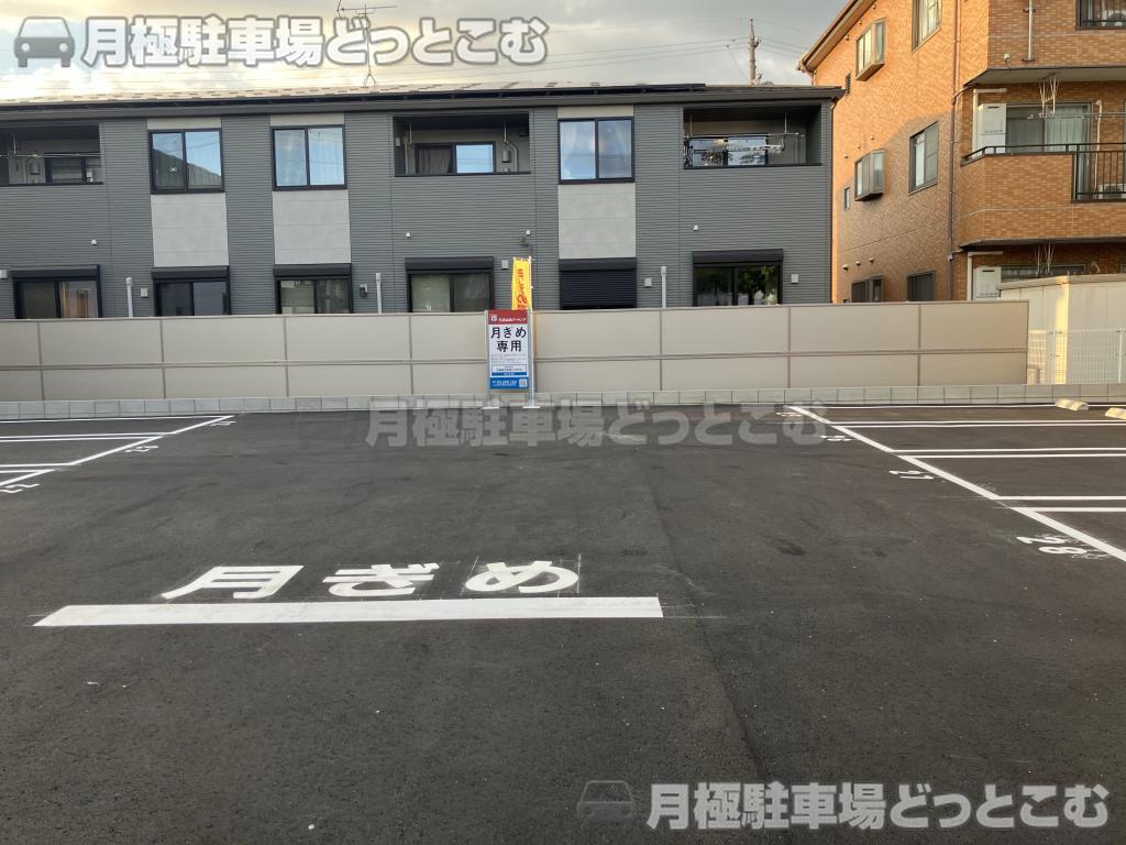 北名古屋市弥勒寺東四丁目165番(一部)の月極駐車場1
