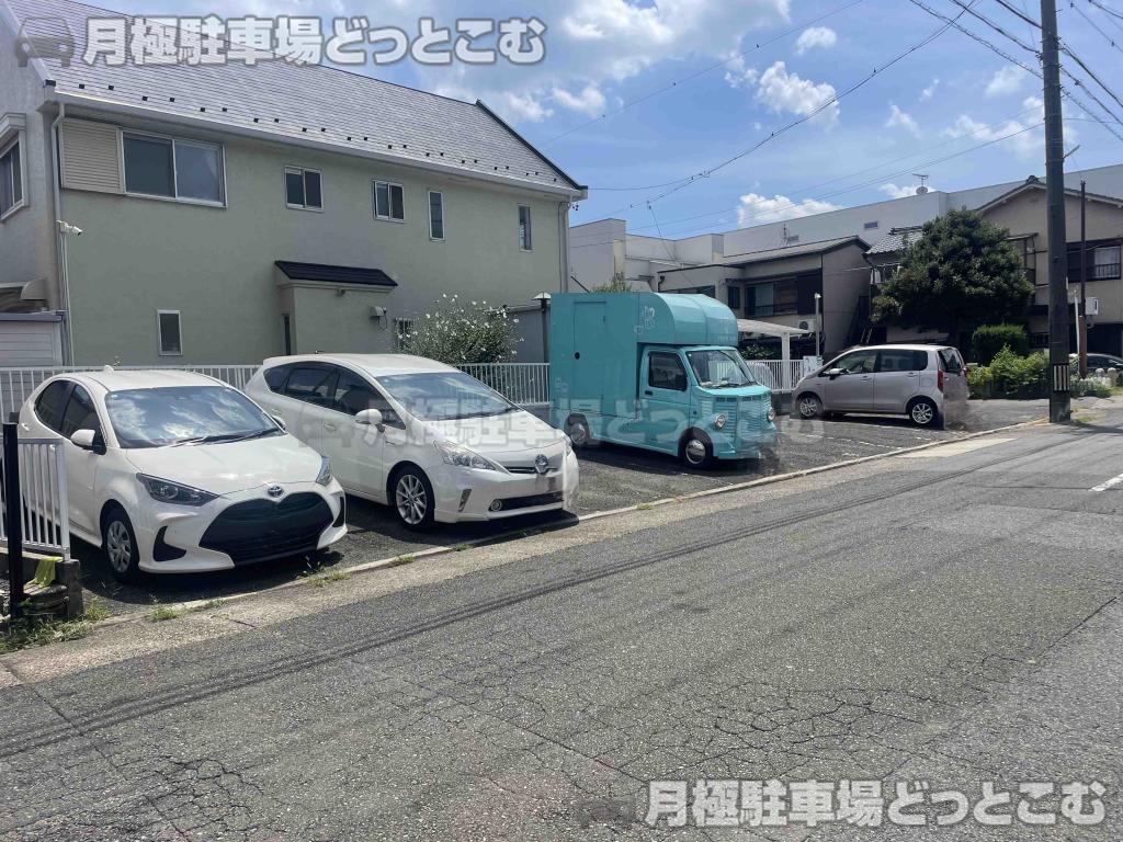 名古屋市中村区中村本町2丁目89の月極駐車場1