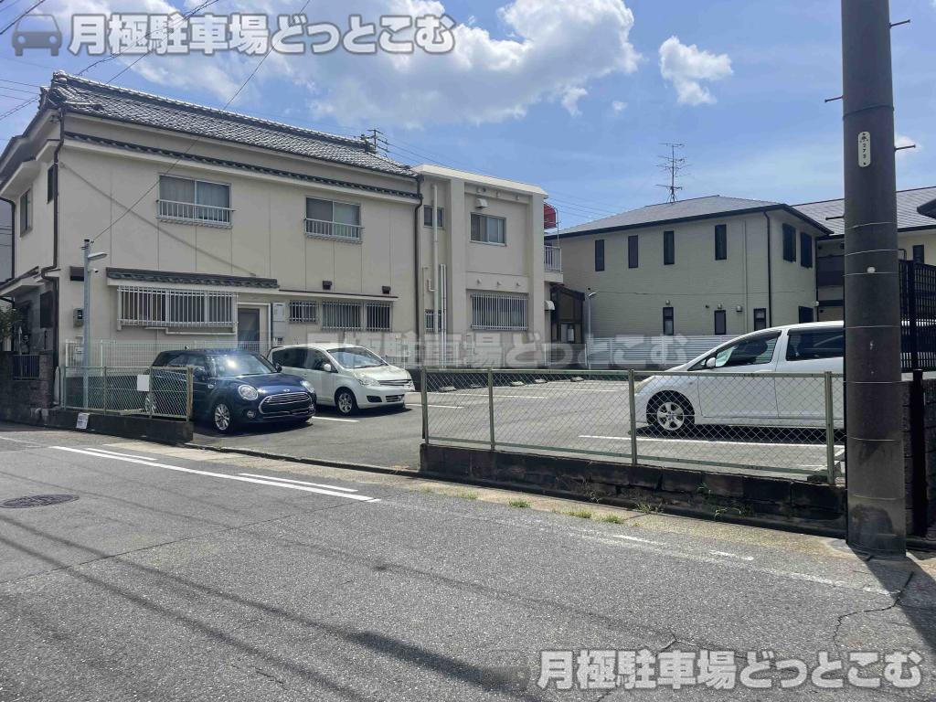 名古屋市中村区中村本町2丁目90-1、90-2、90-3の月極駐車場1
