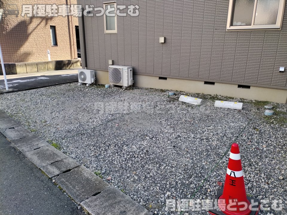 八王子市子安町4丁目21-9の月極駐車場3