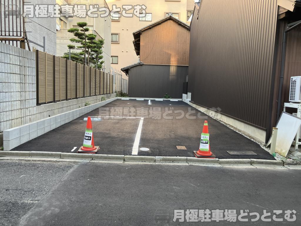名古屋市中村区若宮町1丁目5番2の月極駐車場1