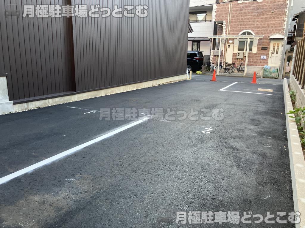 名古屋市中村区若宮町1丁目5番2の月極駐車場4