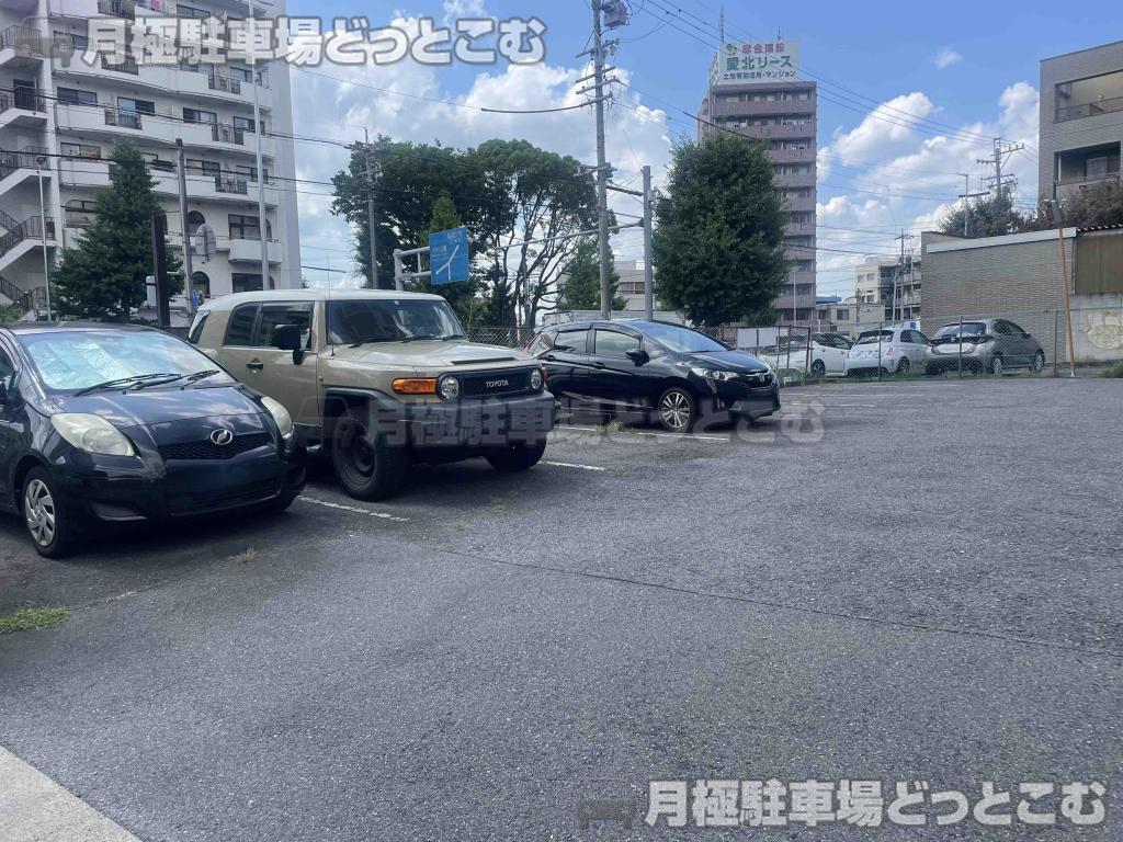 名古屋市中村区千原町310-1.310-2の月極駐車場2
