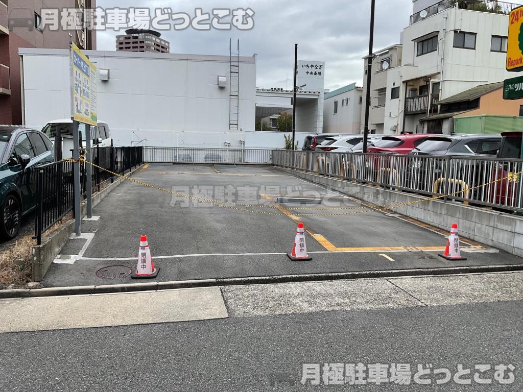 名古屋市千種区吹上1丁目510の月極駐車場1