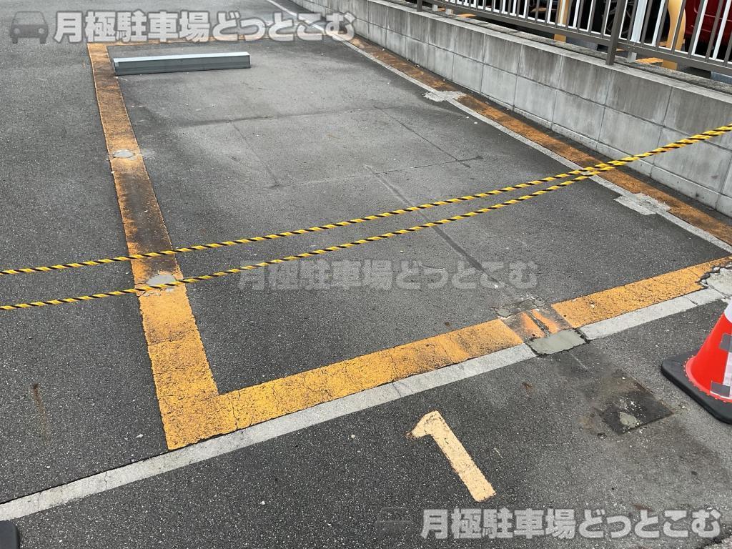 名古屋市千種区吹上1丁目510の月極駐車場2