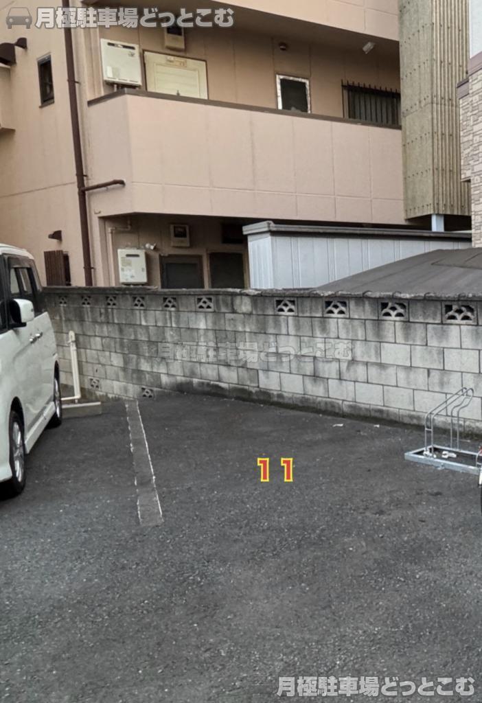 足立区東和2丁目22－22の月極駐車場4