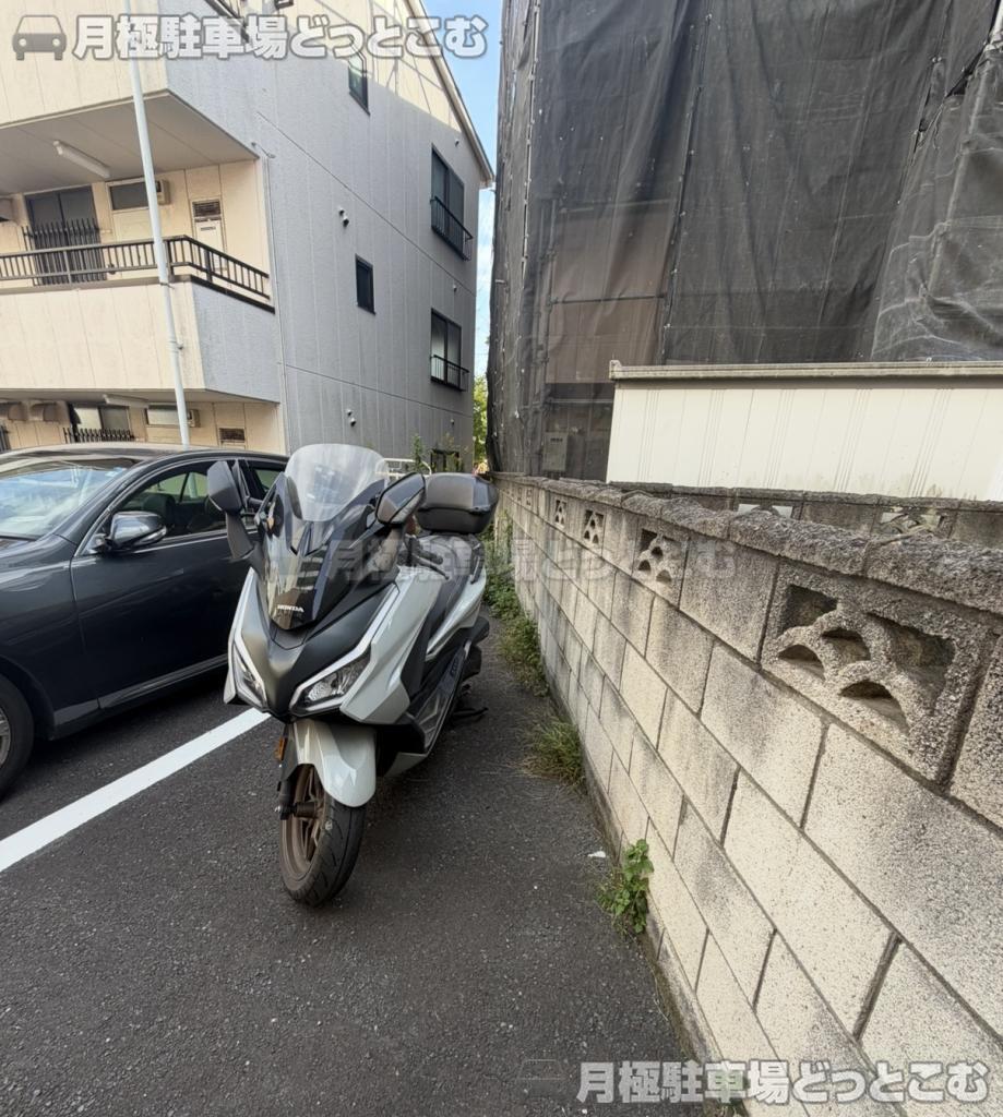 足立区東和2丁目22－22の月極駐車場6