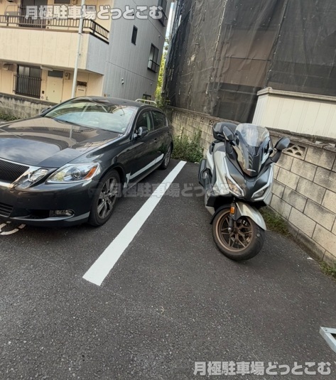 足立区東和2丁目22－22の月極駐車場7