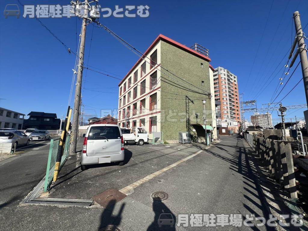 津市新町1丁目4-1の月極駐車場1