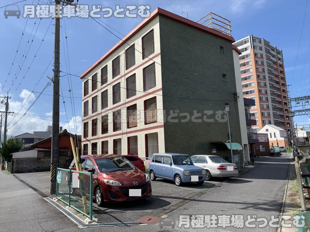 津市新町1丁目4-1の月極駐車場2