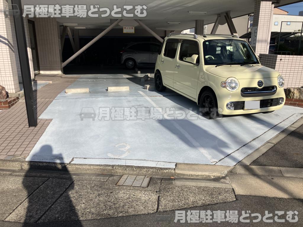 名古屋市北区杉村1丁目24-1の月極駐車場1