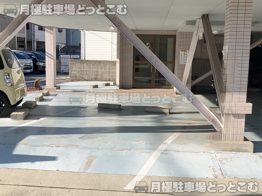 名古屋市北区杉村1丁目24-1の月極駐車場4